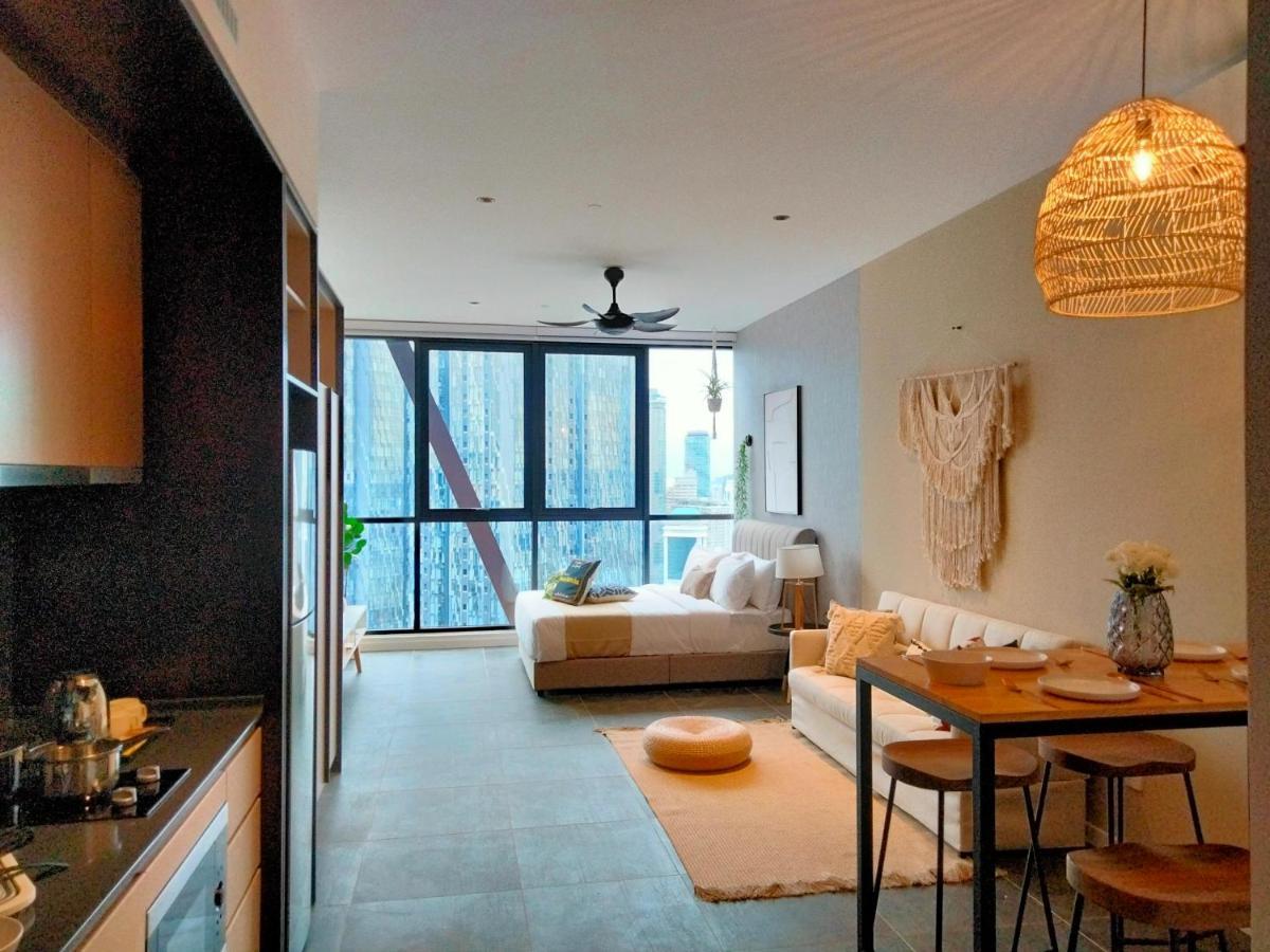 Scarletz Suites Klcc I Homebrickz Kuala Lumpur Exterior photo