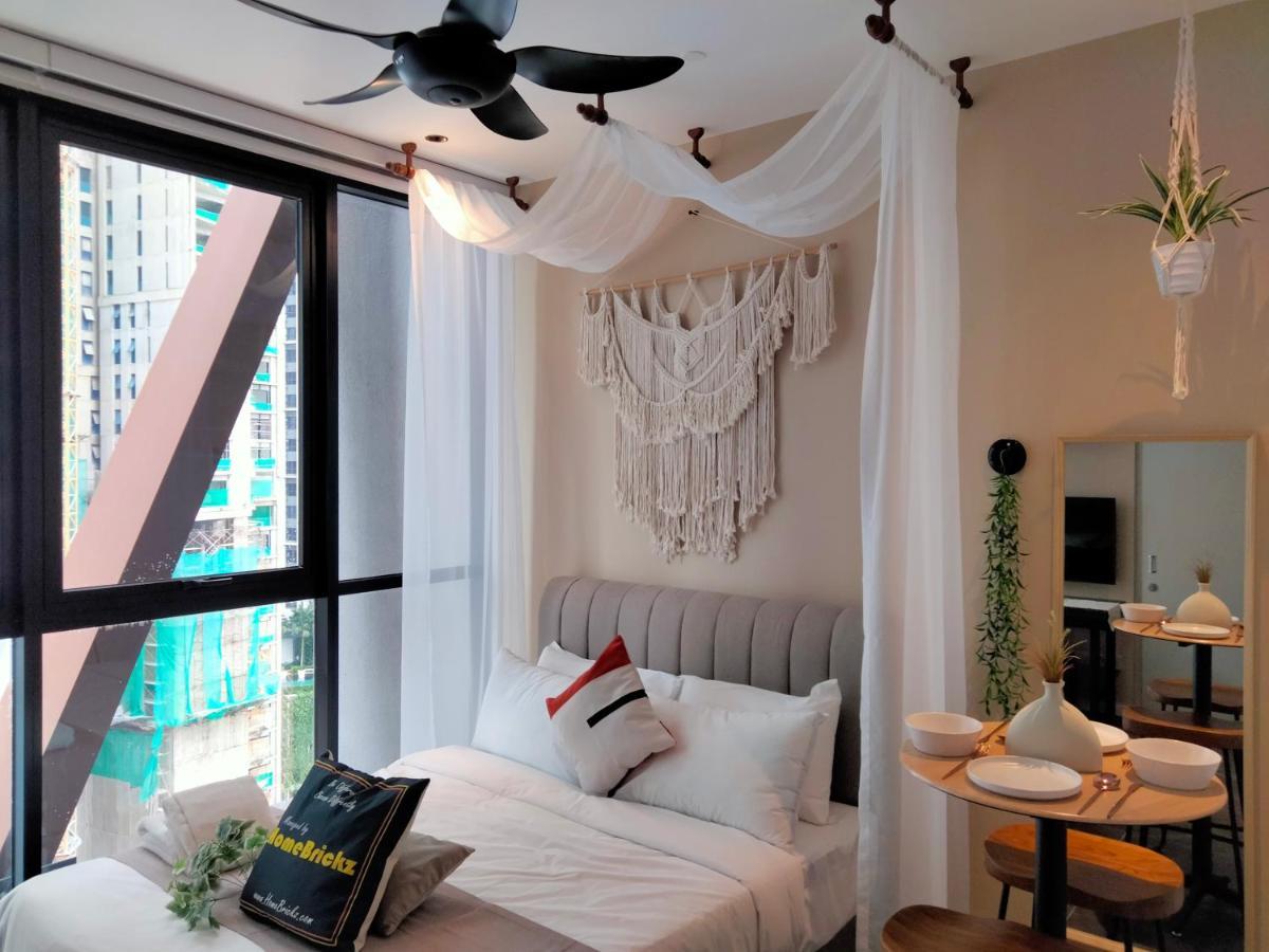 Scarletz Suites Klcc I Homebrickz Kuala Lumpur Exterior photo